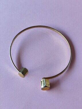 3/$20💗Gold Open Cuff Bracelet with Hexagon End Caps
